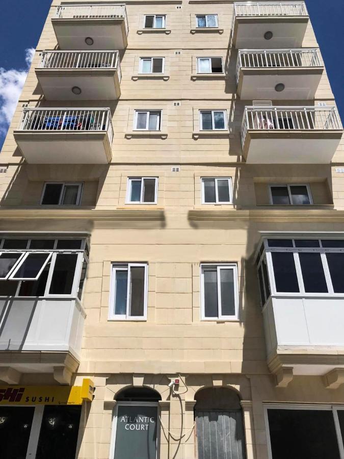 מסידה F10 Room 3, Private Room Two Single Beds Shared Bathroom In Shared Flat מראה חיצוני תמונה