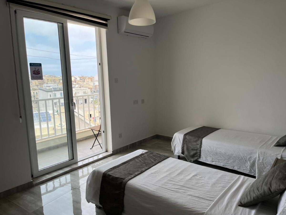 מסידה F10 Room 3, Private Room Two Single Beds Shared Bathroom In Shared Flat מראה חיצוני תמונה